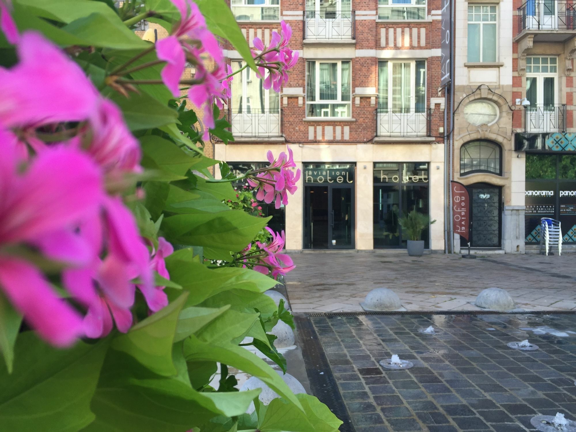 Hotel Aviation Saint-Gilles Exterior foto